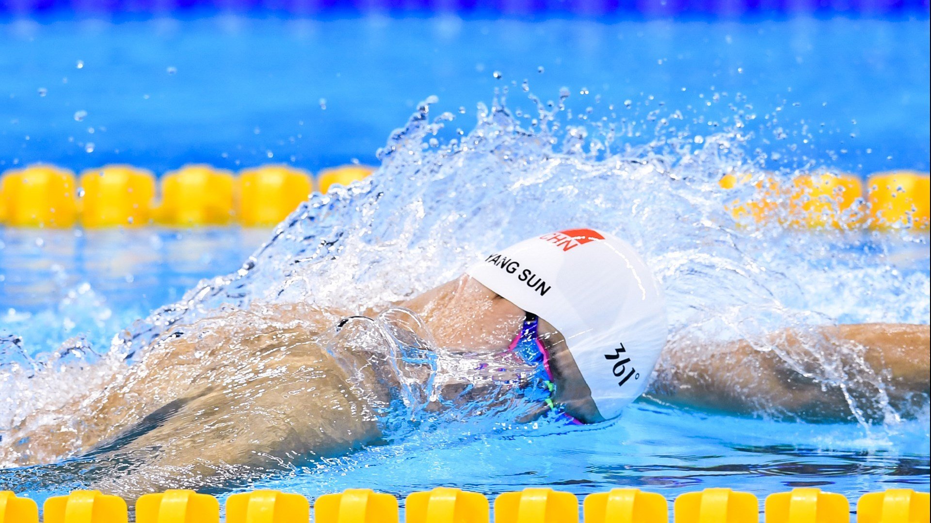 开云体育入口-_勇士队投篮手感火热，主场狂飙三分_，勇士直臂投篮